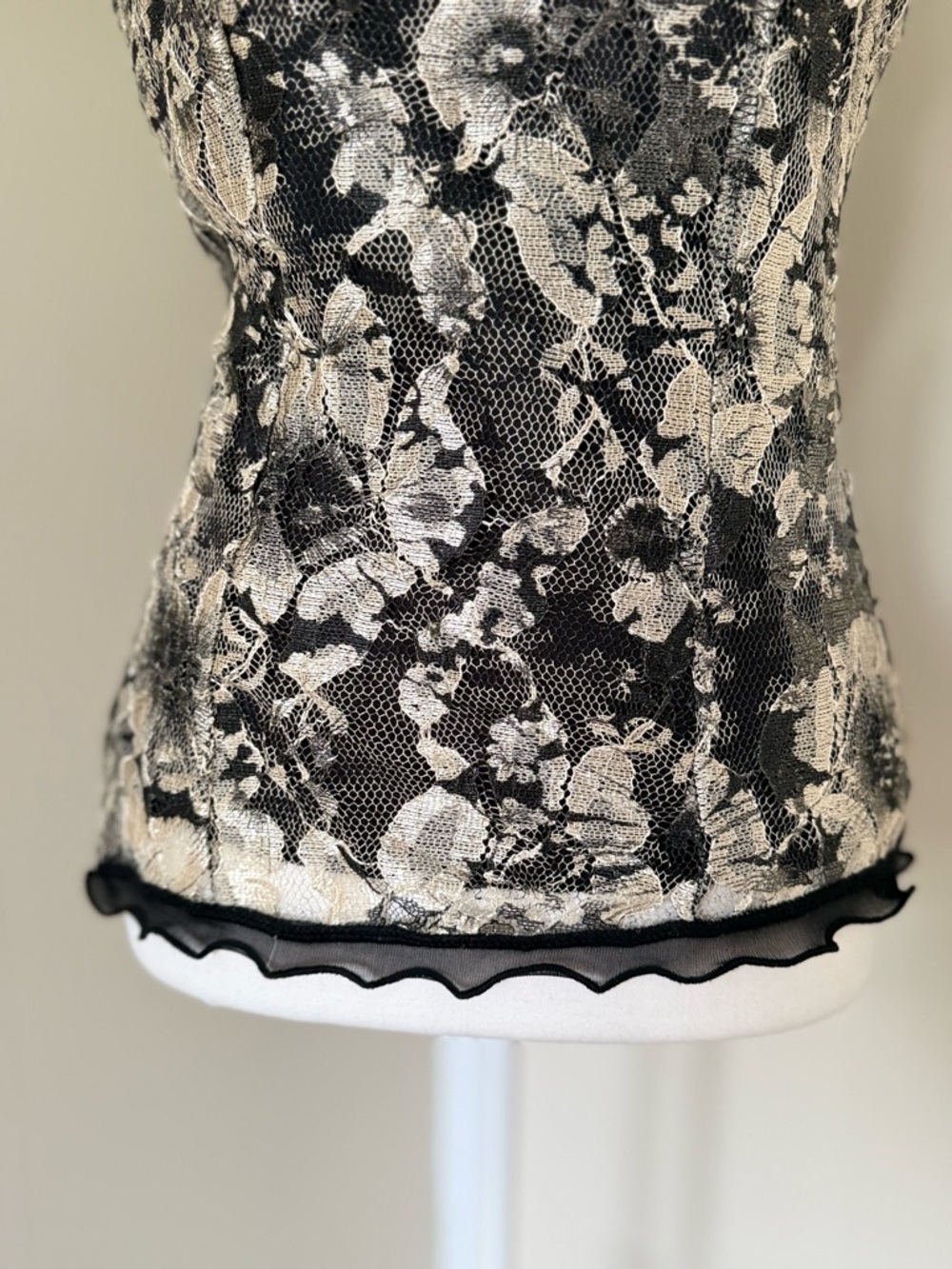 Y2K tank top whimsygoth emo Black and Cream Floral Lace Tank Top Ruffle details - Picture 2 of 9